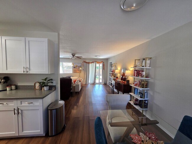 Building Photo - 120 Cynthia Dr