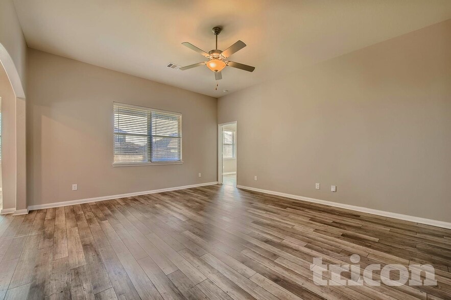 Building Photo - 1833 Chesapeake Dr