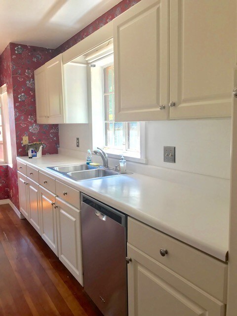 Building Photo - 228 W Nelson St