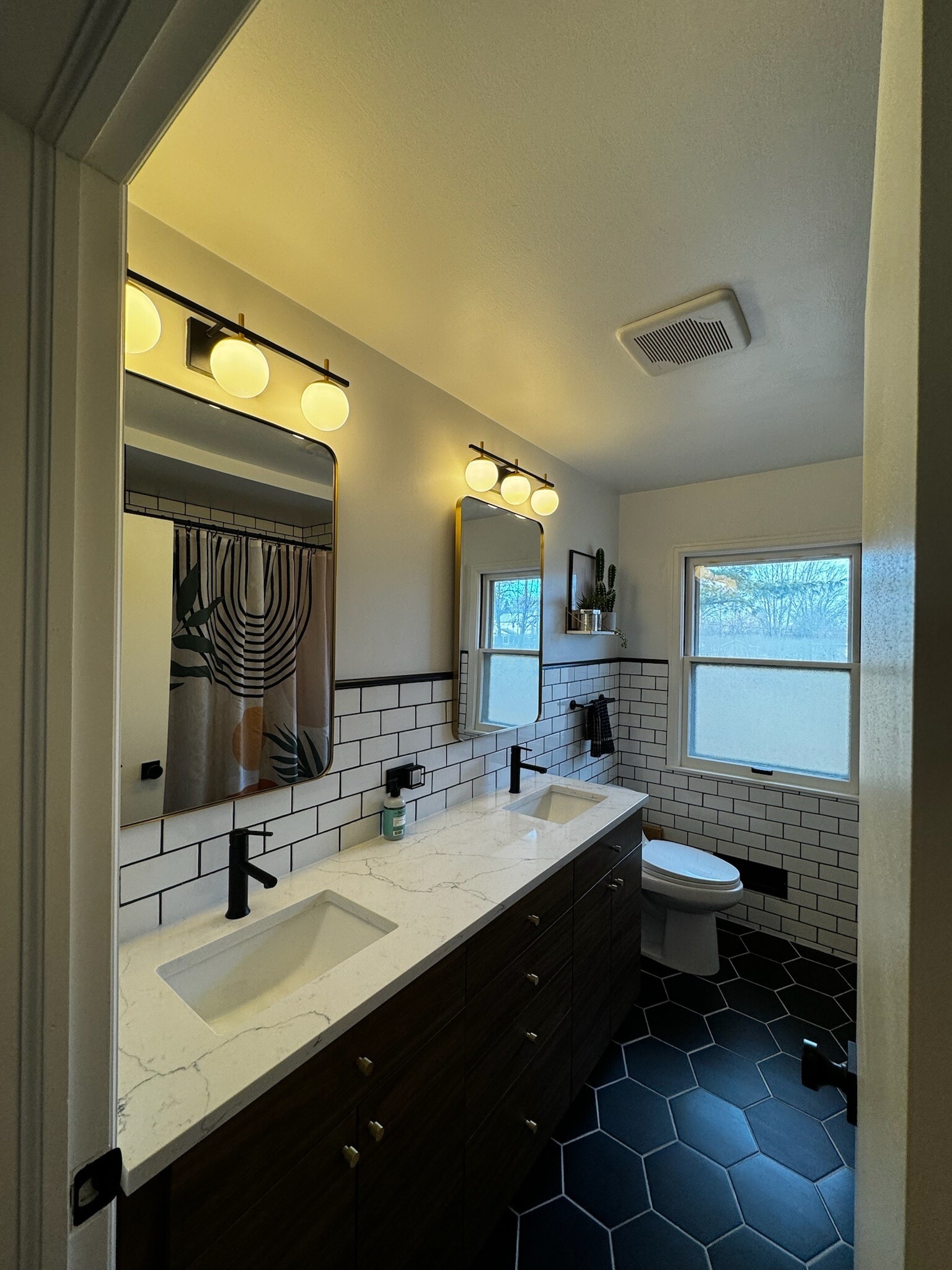 Building Photo - 13814 W Robin Trl