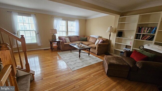 Building Photo - 213 Windsor Ct