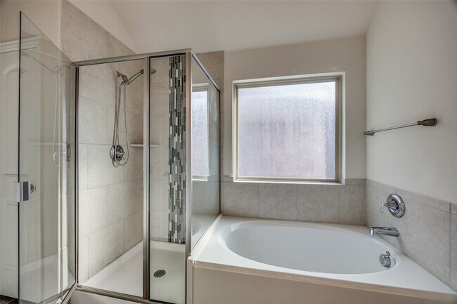 Building Photo - 4533 Hemingway Ave