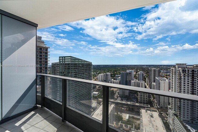 Building Photo - 1000 Brickell Plaza