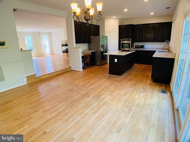 Building Photo - 10496 Courtney Dr