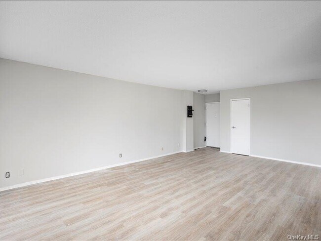 Building Photo - 15 Stewart Pl