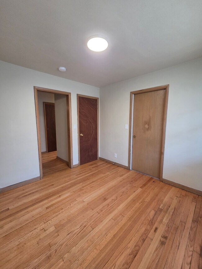Building Photo - 4301 Eastridge Dr