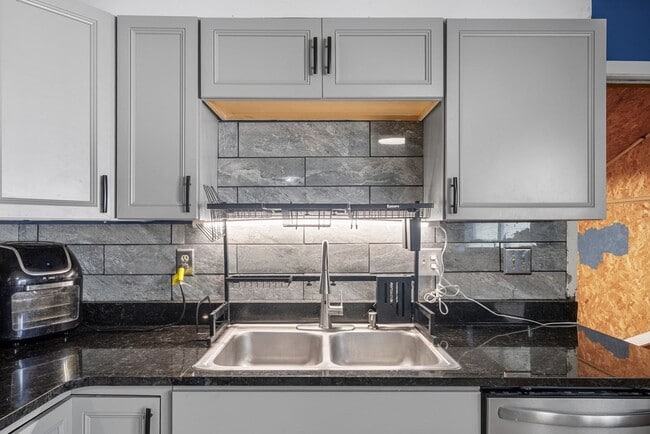 Building Photo - 1405 Barberry Pl