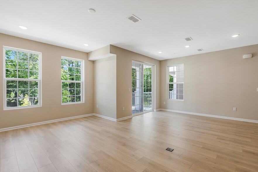 Building Photo - 219 Myrtle Rd