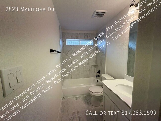 Building Photo - 2823 Mariposa Dr