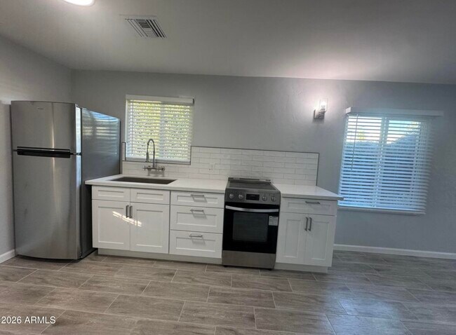 Building Photo - 68 S Ashland