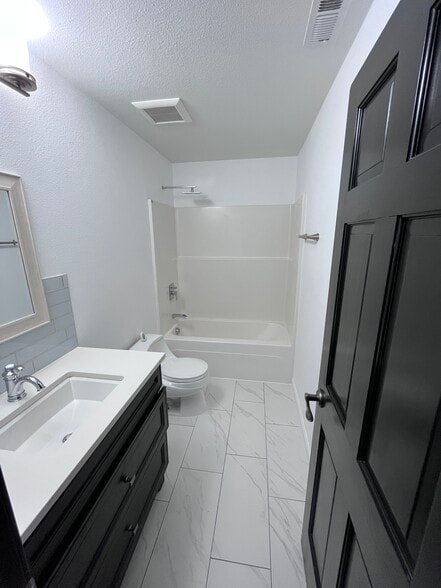 Building Photo - 2603 S 86th Ave