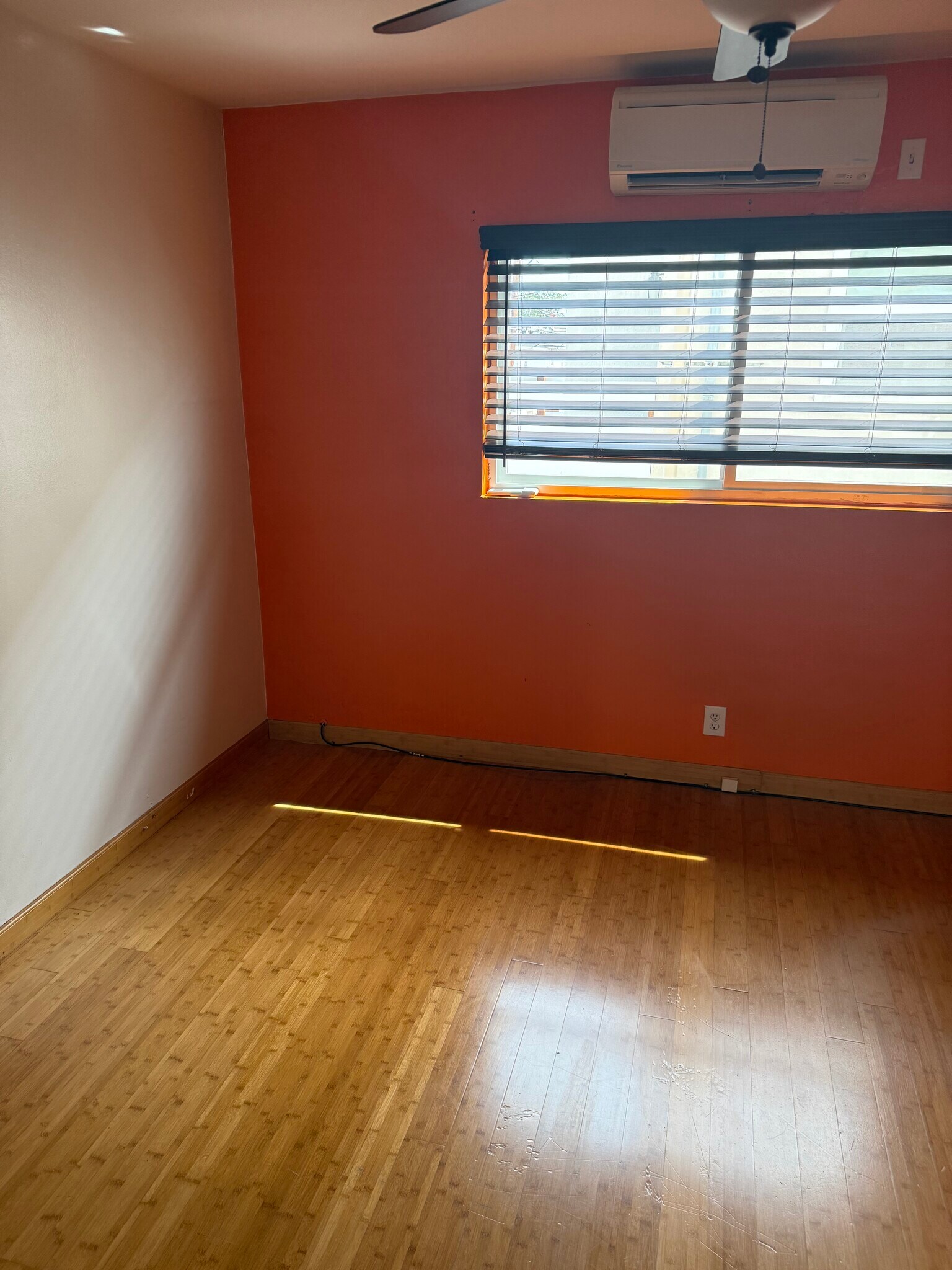 Building Photo - 1227 E 1st St