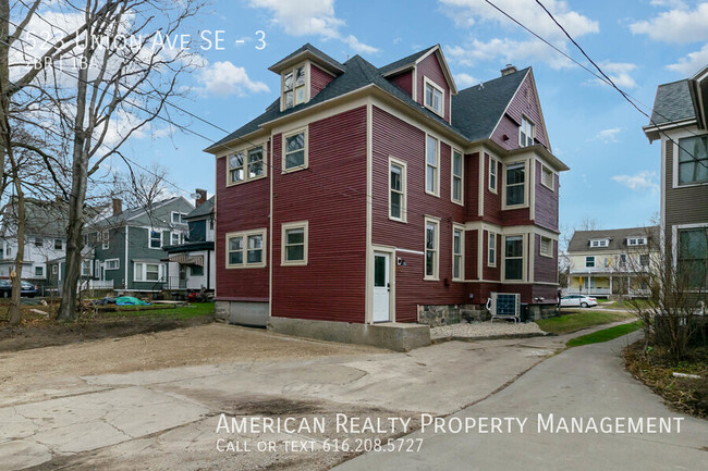 Building Photo - 523 Union Ave SE