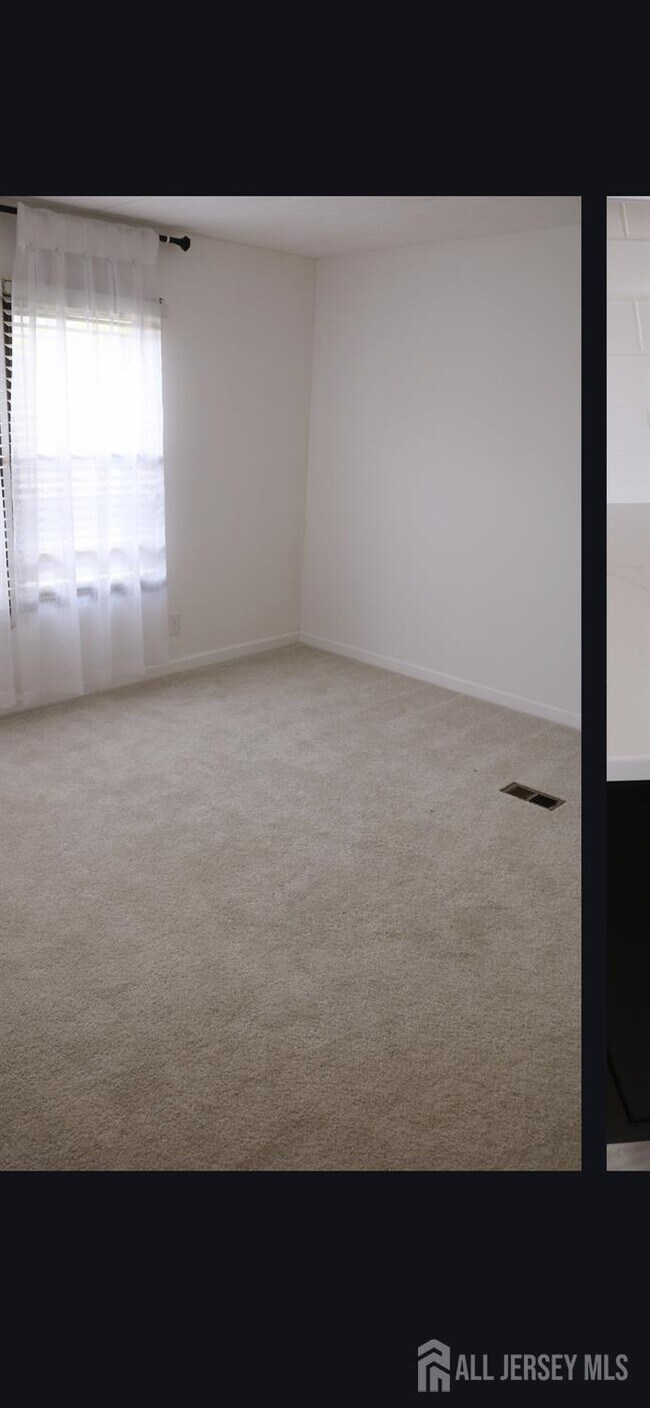 Building Photo - 5 Fallow Dr