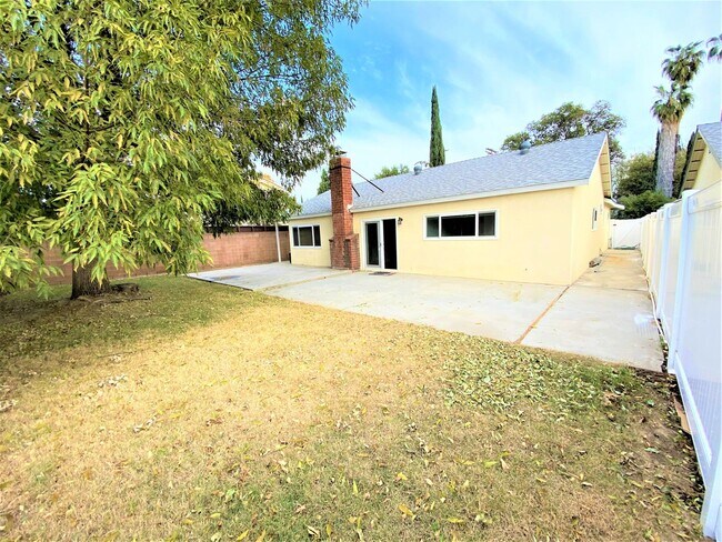 Building Photo - Spacious 3-Bedroom Retreat with Newly Reno...