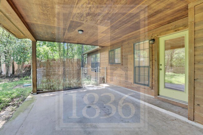Building Photo - 2305 Balboa Rd