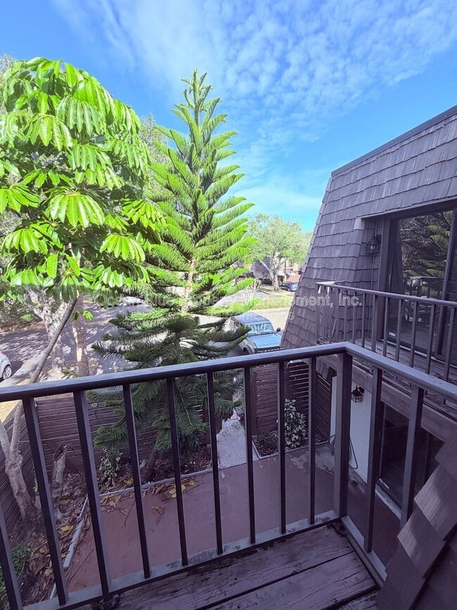 Building Photo - 15436 E Pond Woods Dr