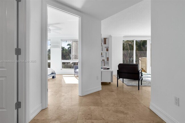 Building Photo - 9 NE 20th Ave