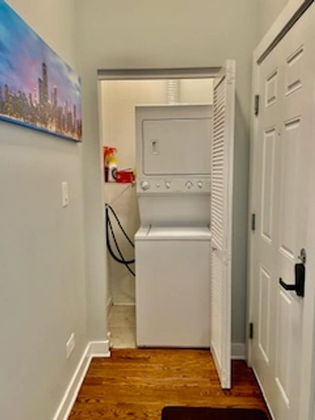 Building Photo - Breathtaking, 2-Bedroom, 2-Bath Condo Near Medical District