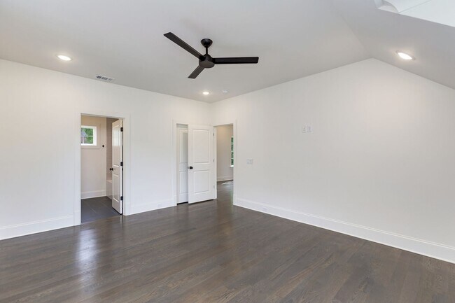 Building Photo - 1413 Clifton Ln