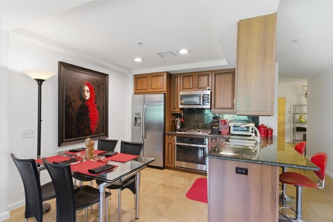Building Photo - 7137 E Rancho Vista Dr