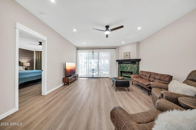 Building Photo - 7368 E Pleasant Run