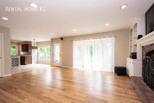 Building Photo - 10509 Ballentine-