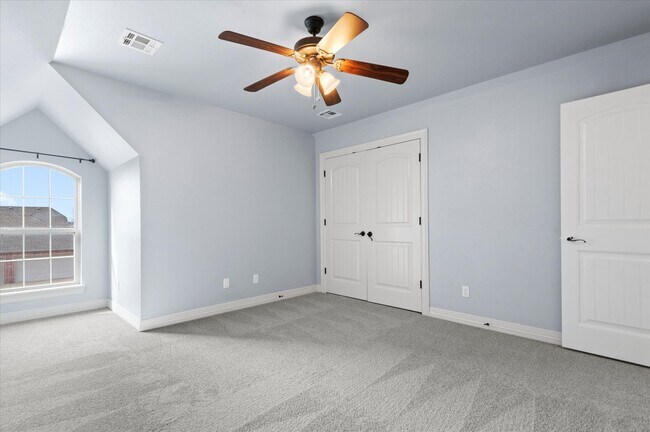 Building Photo - 2702 Waterford Ct