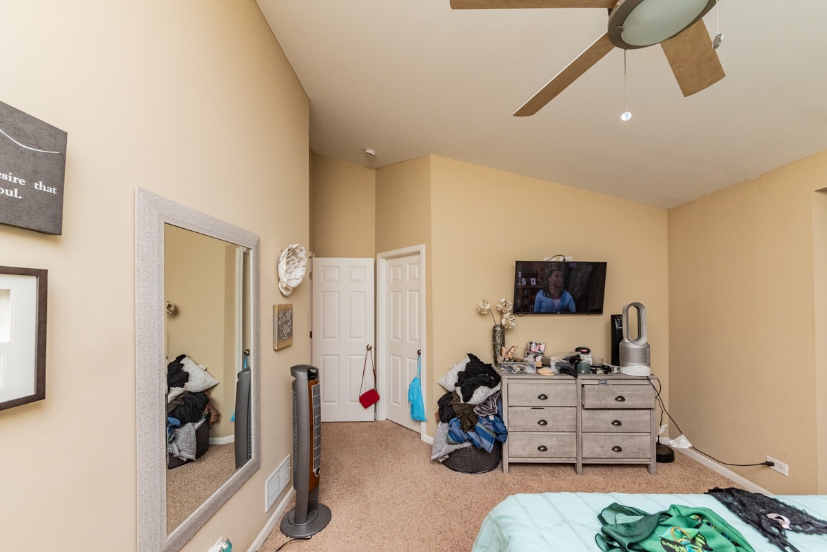 Building Photo - 551 George St