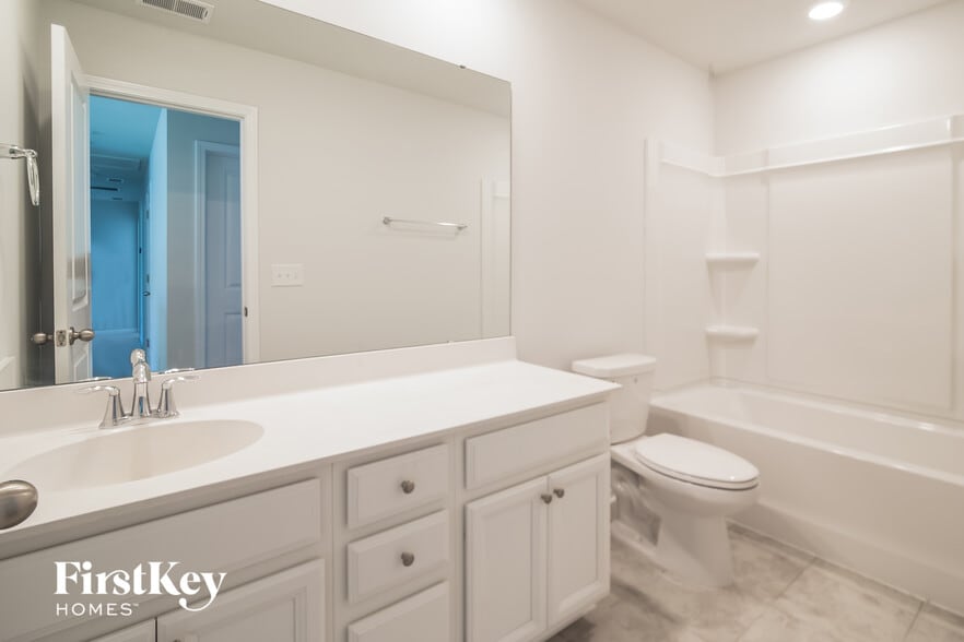 Building Photo - 5221 American Holly Ln