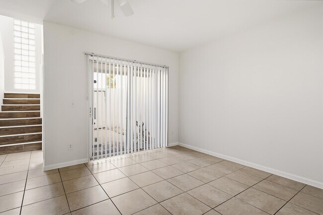 Building Photo - 5070 Elmhurst Rd