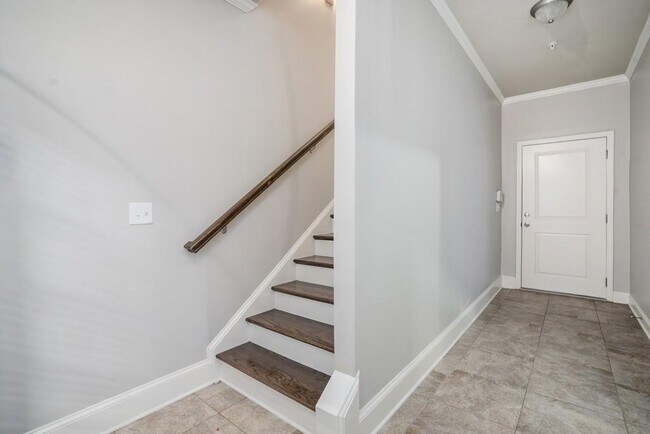 Building Photo - 612 Luckett Ct