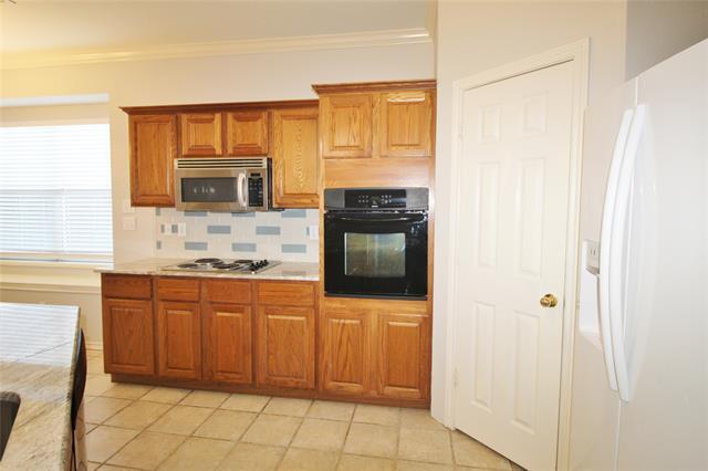 Building Photo - 204 Devonshire Ct