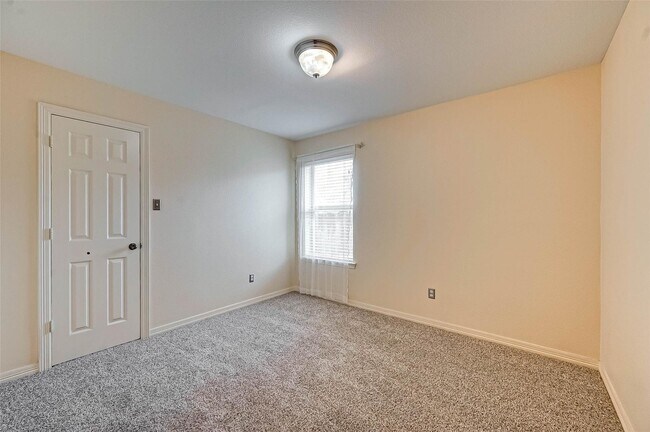 Building Photo - 16207 Willowford Ct