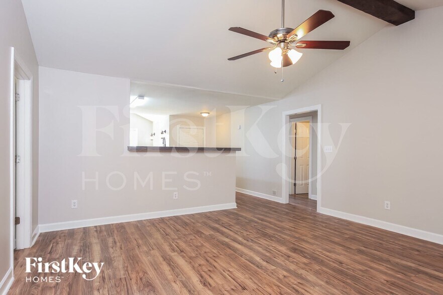 Building Photo - 222 Tillamook Dr