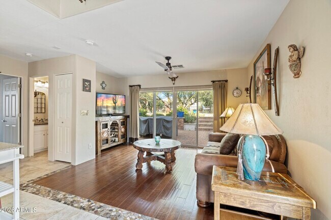 Building Photo - 6016 E Rancho Manana Blvd