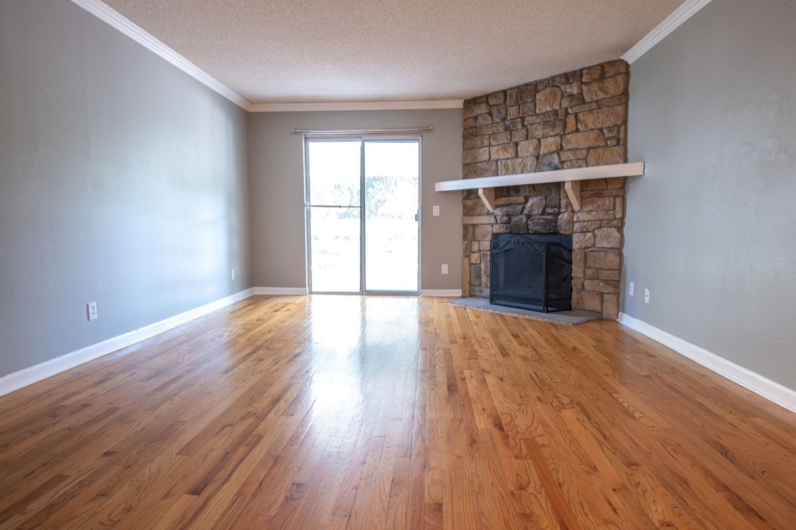 Building Photo - 8555 Fairmount Dr
