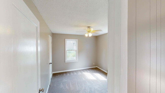 Building Photo - 1420 Lee Ave