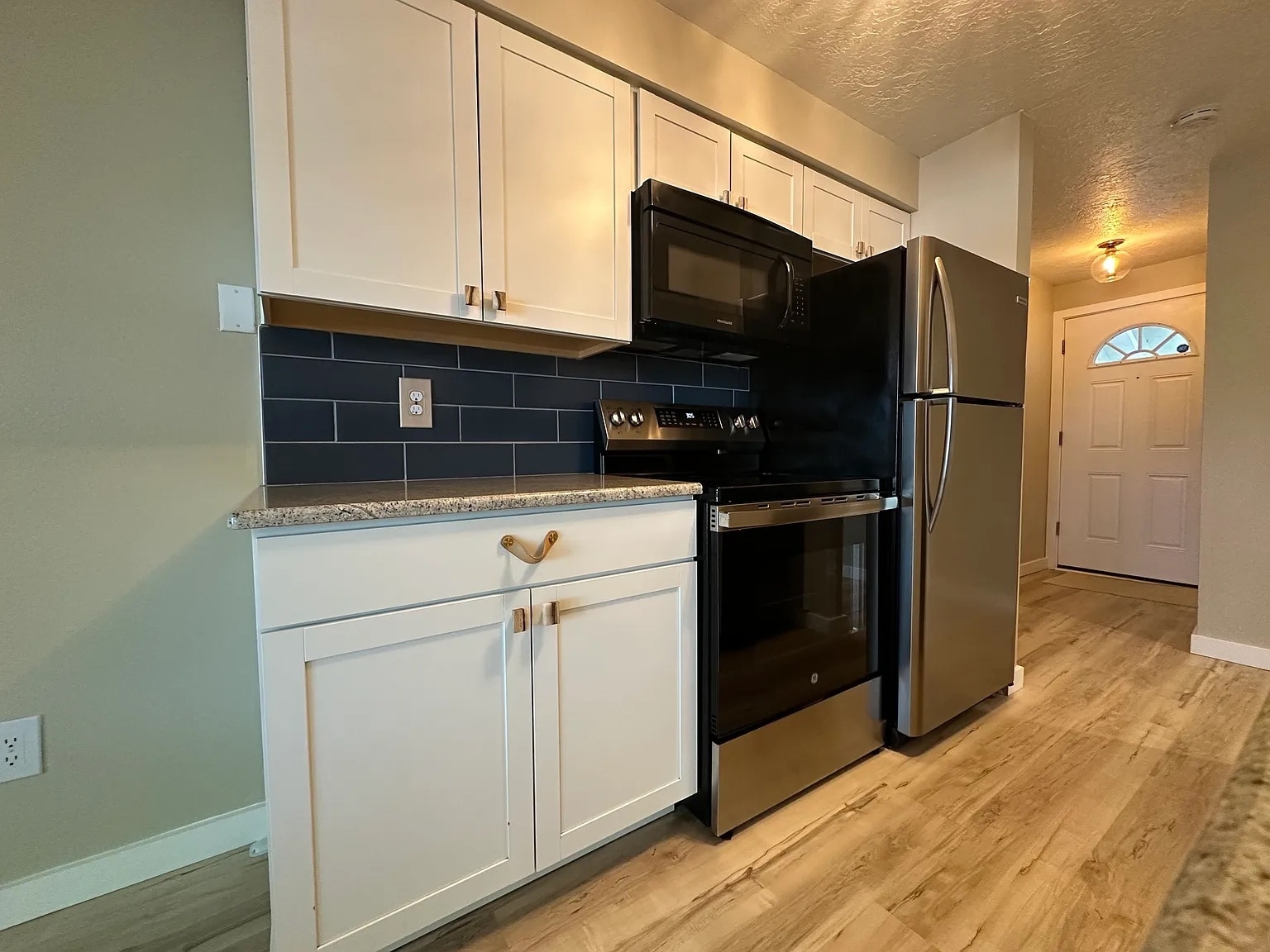 Kitchen - 8504 SW Mohawk St