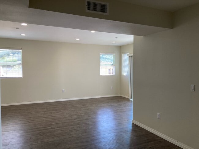 Building Photo - 10201 Mountair Ave