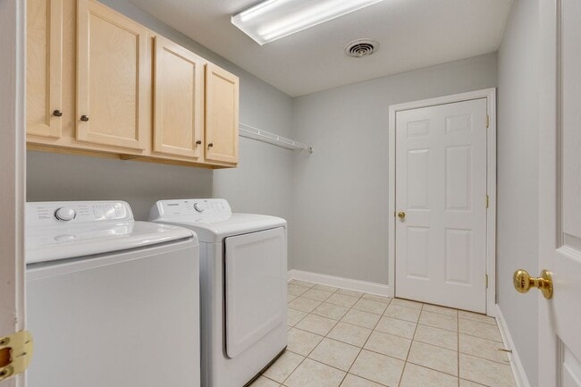 Building Photo - 205 Rockingham Meadows Dr