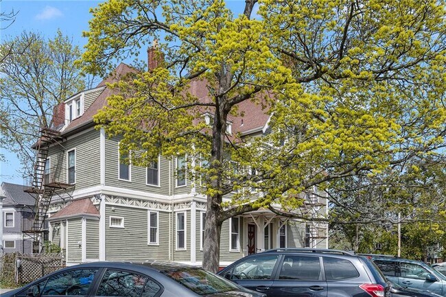 Building Photo - 87 Cooke St