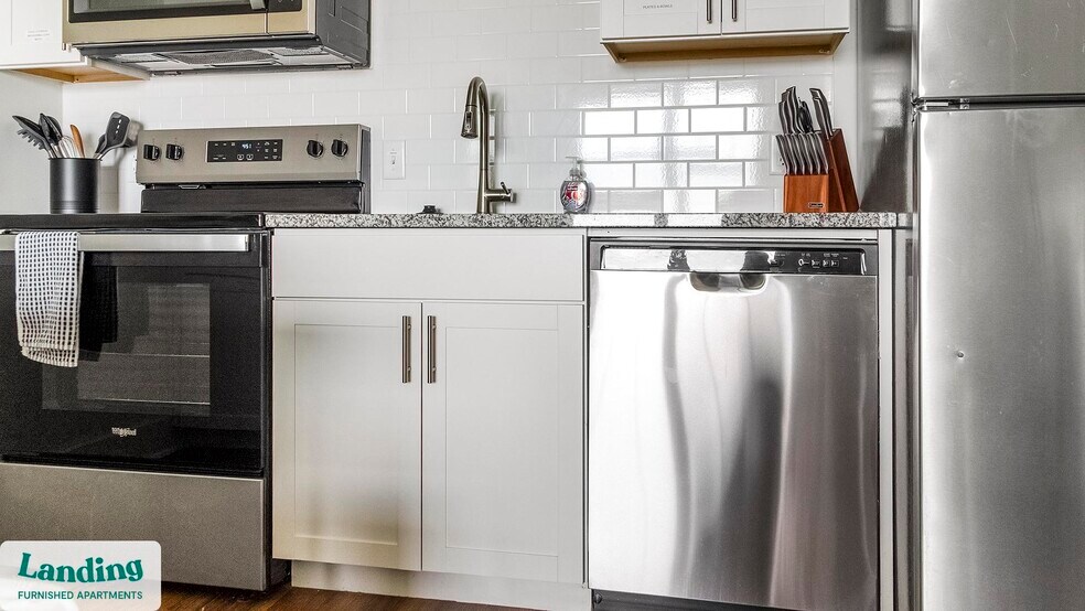 Building Photo - 901 Kelly Green Ln