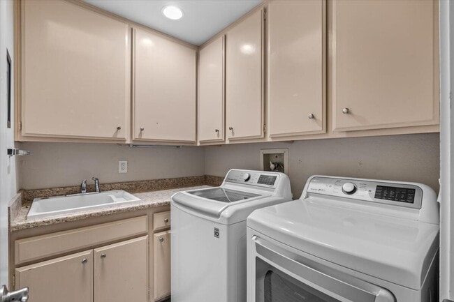 Building Photo - 59 Cornell Dr