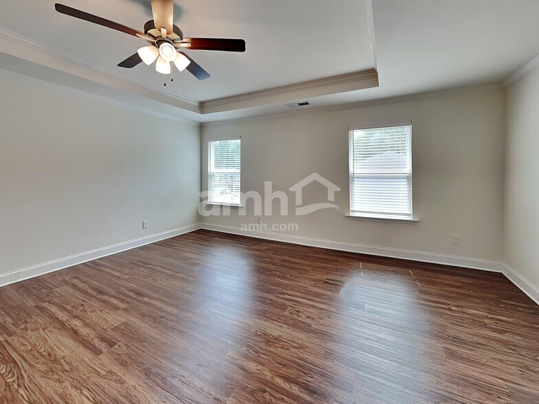 Building Photo - 600 Lk Vis Ct