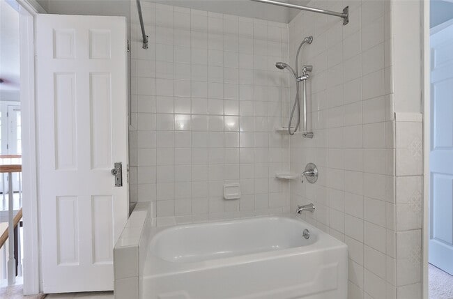 Building Photo - 423 W 32nd St