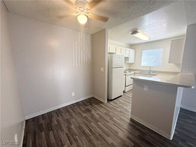 Building Photo - 2981 Juniper Hills Blvd