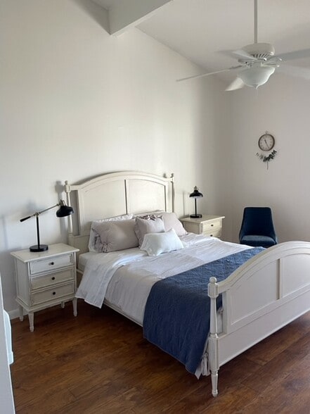 master bedroom - 1510 Pelican Point Dr