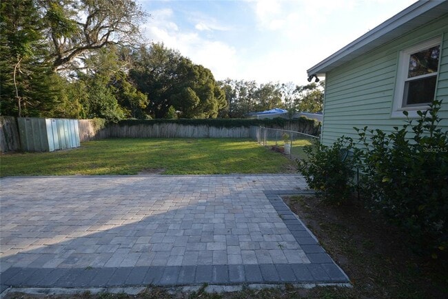 Building Photo - 3006 Vine St