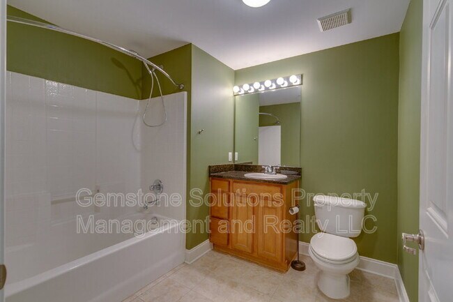 Building Photo - 3201 Aspen Grove Dr